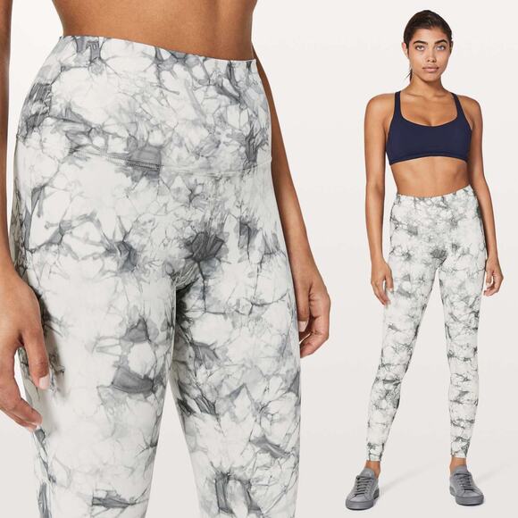 LULULEMON Wunder Under Hi-Rise 28" Dual Shibori Antique White Baltic Grey Size 6 - Picture 2 of 8